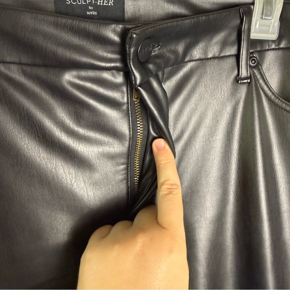 NYDJ Black Faux Leather Marilyn Straight Leg Pants Sculp-Her 
Jeans 16 - Picture 4 of 16